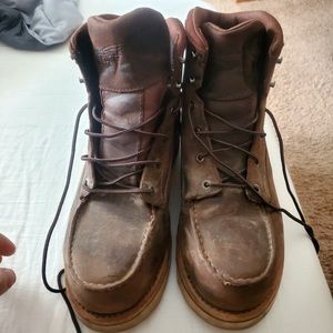 Red wing boots size 9.5 in great condition only worn 3x no shoe box